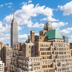 Courtyard By Marriott Times Square West Отель