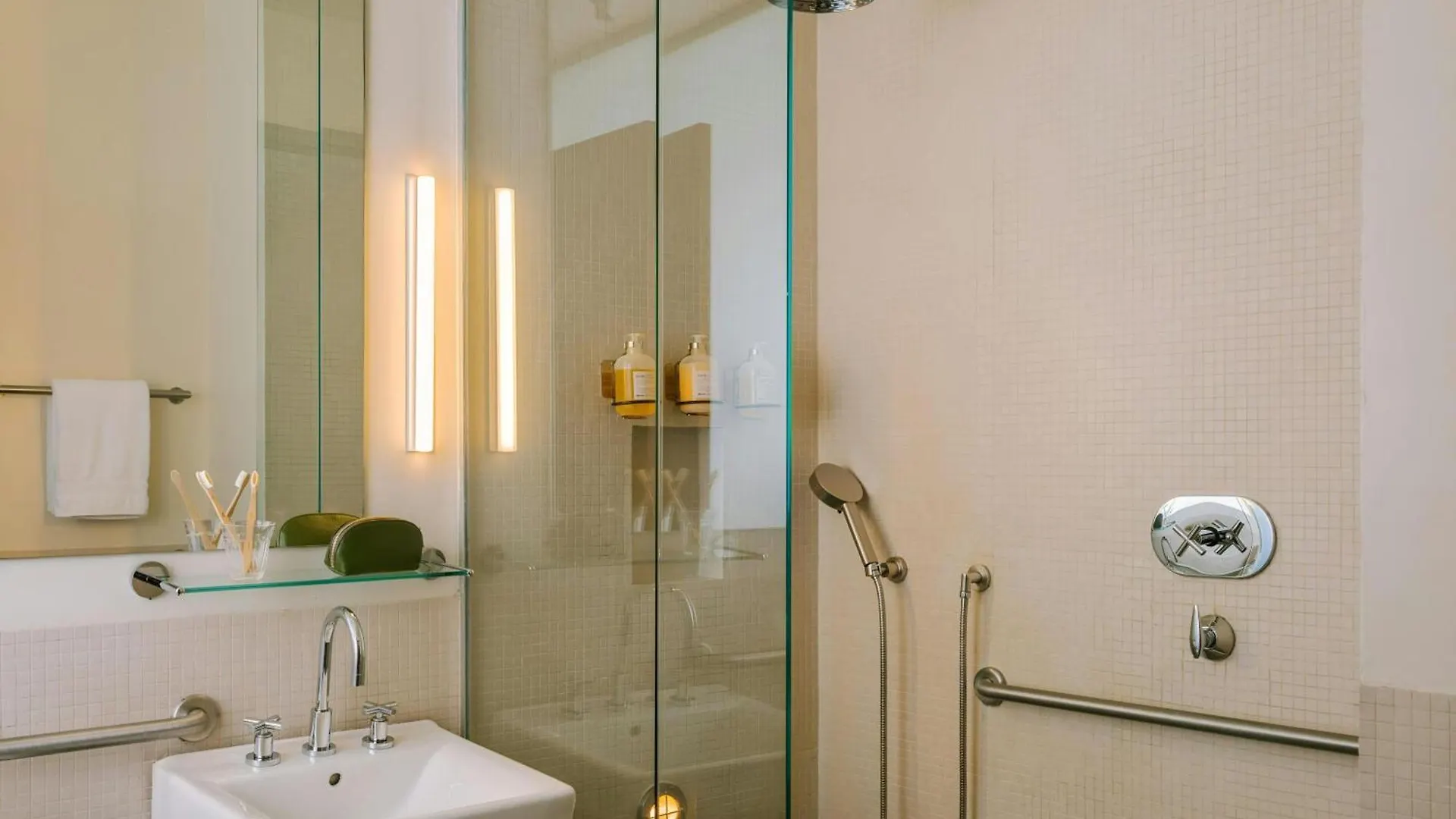 ****  Chambers Hotel Central Park South, Sonder By Marriott Bonvoy United States