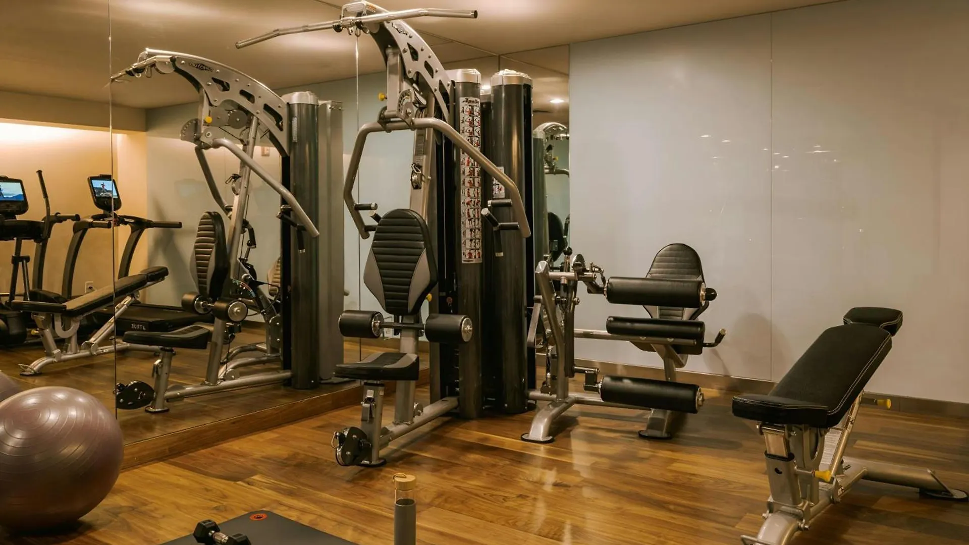 Chambers Hotel Central Park South, Sonder By Marriott Bonvoy New York