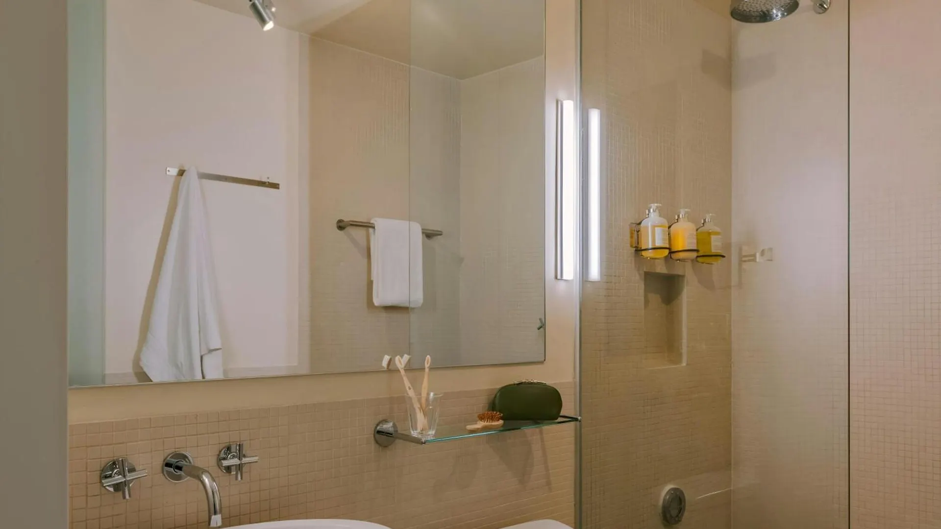 Chambers Hotel Central Park South, Sonder By Marriott Bonvoy New York