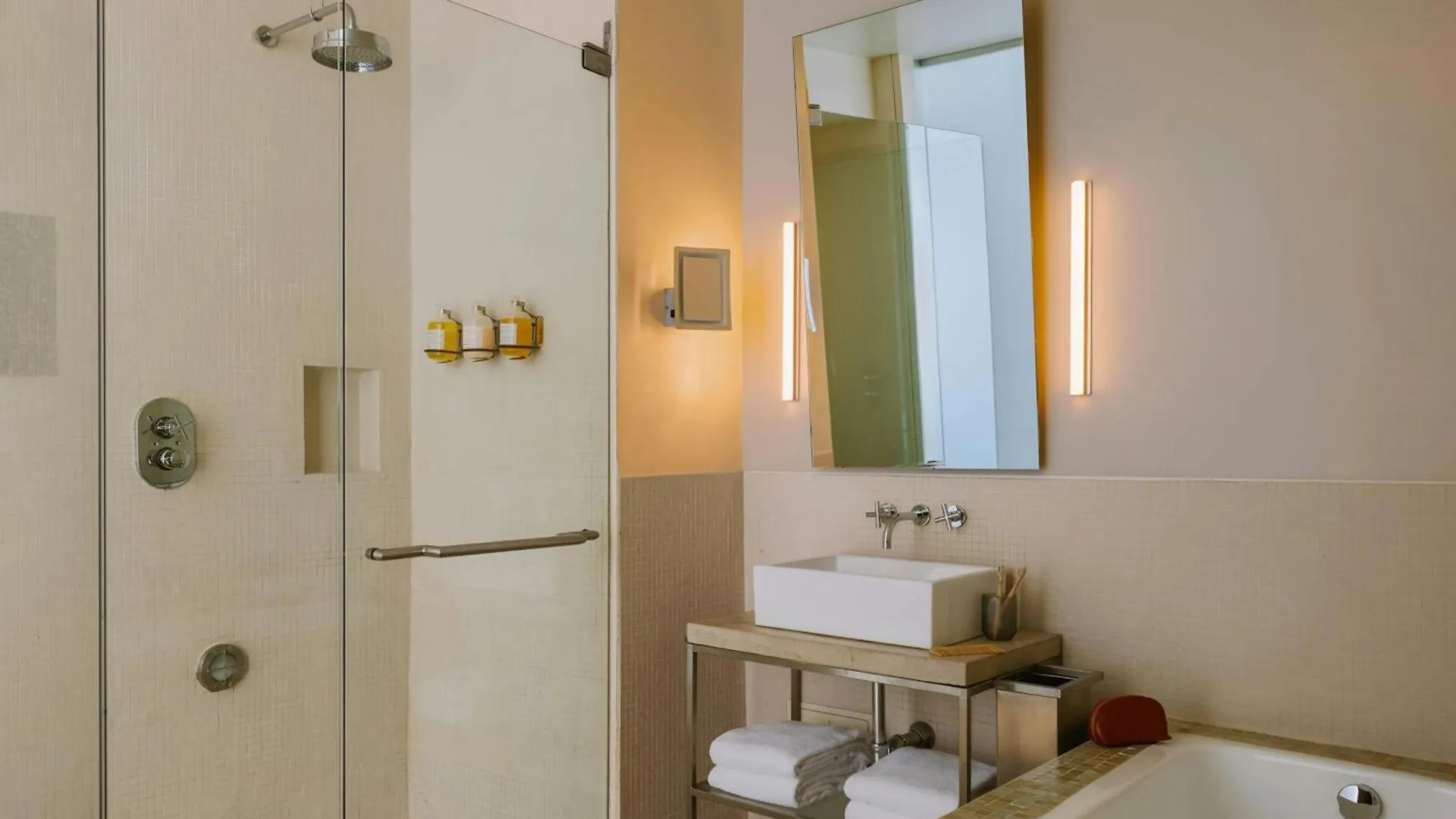 Chambers Hotel Central Park South, Sonder By Marriott Bonvoy
